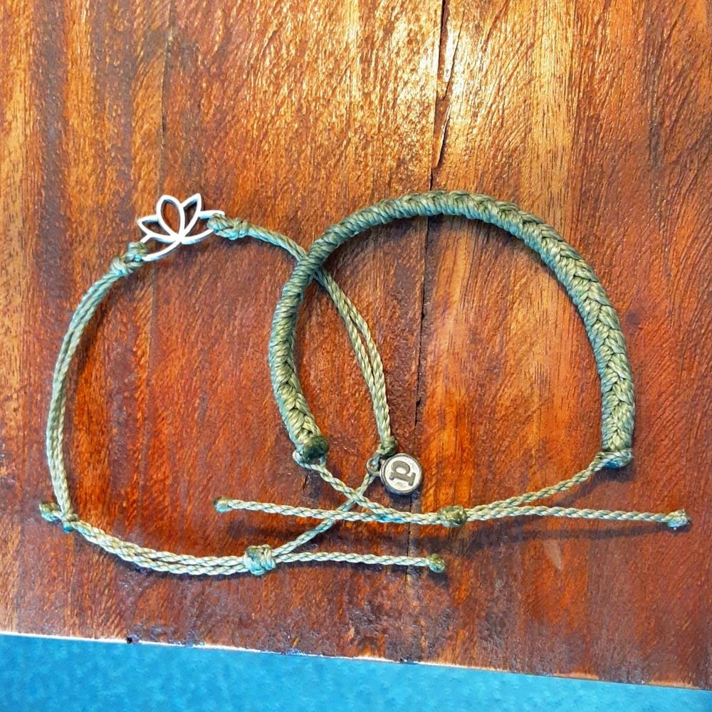 Pura Vida 2 khaki green bracelets